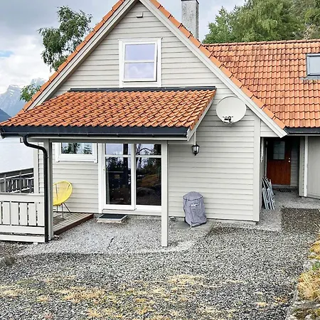 Nyaraló Holiday Home Leikanger Leikanger