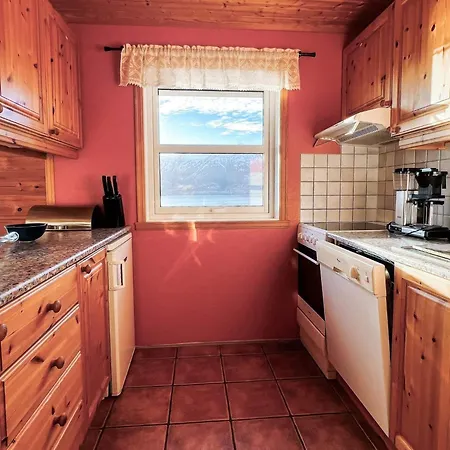 Holiday Home Leikanger Tatil Evi *
