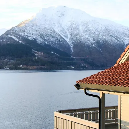 Holiday Home Leikanger Tatil Evi *