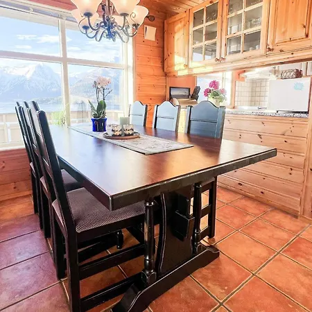 Nyaraló Holiday Home Leikanger *