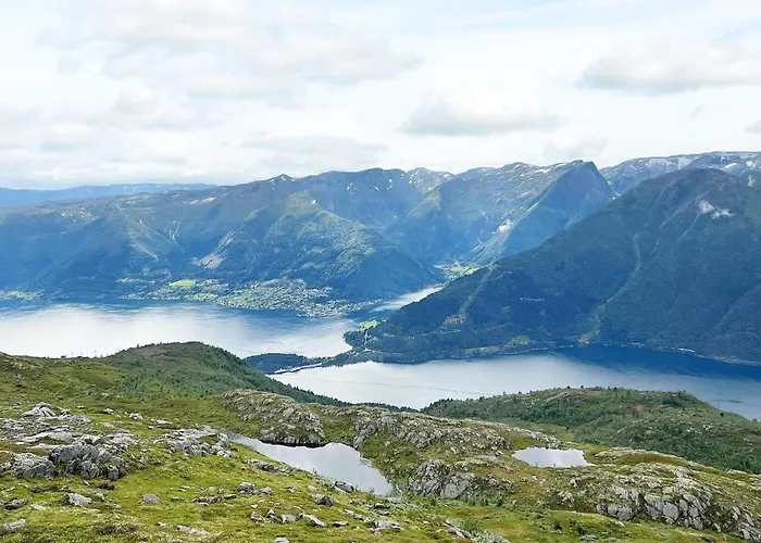 6 Person In * Leikanger (Sogn og Fjordane)